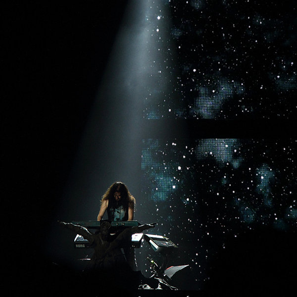 Tuomas Holopainen sur la scène de Bercy Arena, à Paris, le 25 novembre 2015